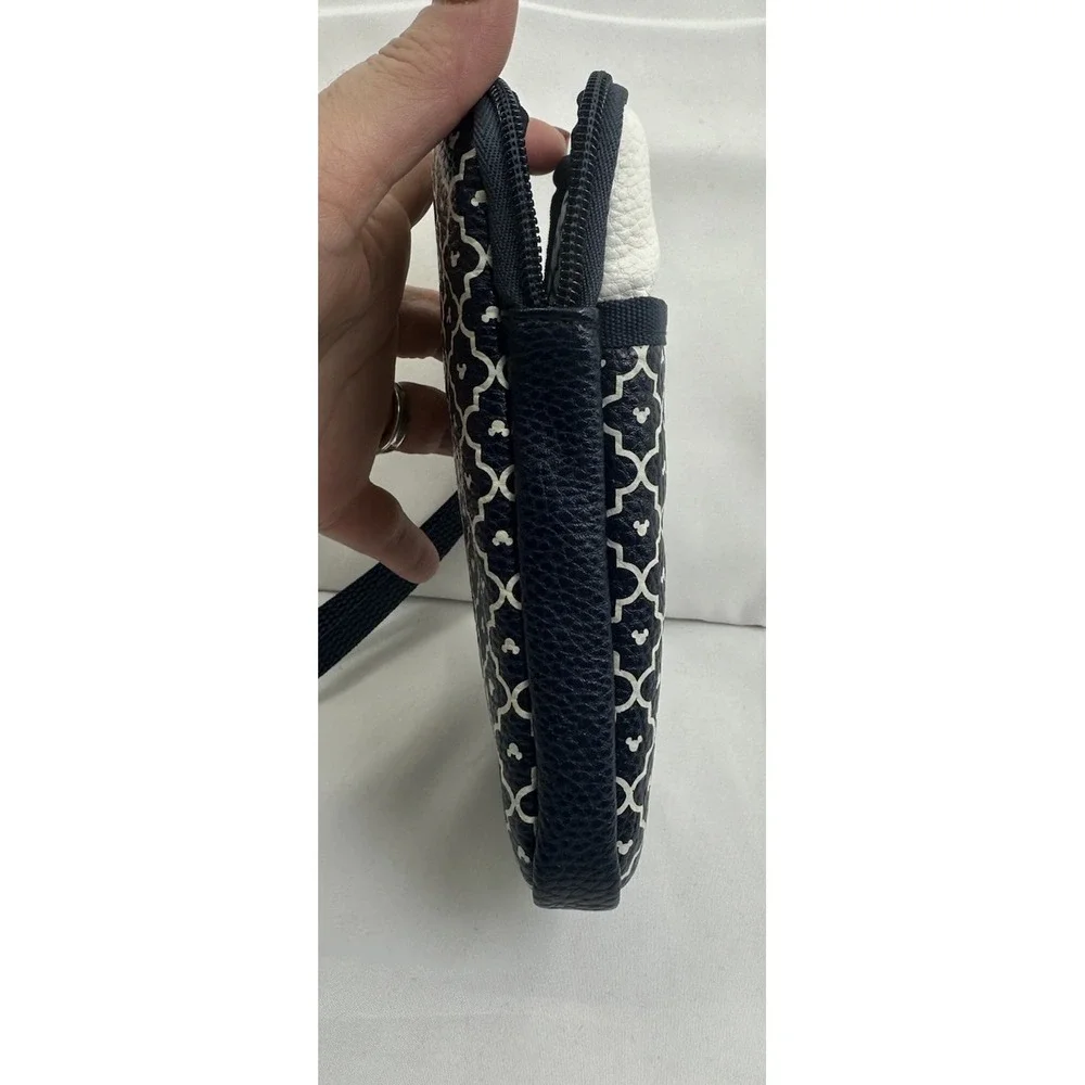 NWOT Disney D Tech Padded‎ Cell Phone And Card Holder Wristlet